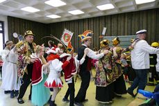 Naumburger Prinzenpaare mit Hofnarren besuchen den Kindergottesdienst (Foto: Karl-Franz Thiede)